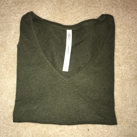 lululemon athletica Tops - LULULEMON ARMY GREEN LOVE TEE SIZE 4
